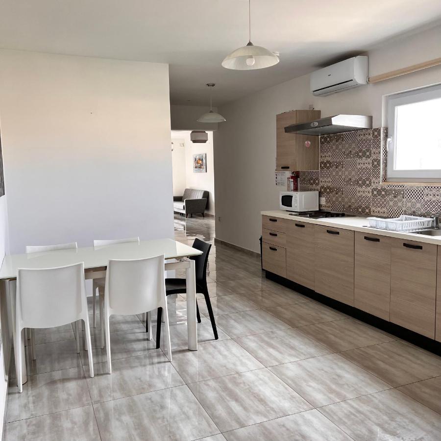 F3 Room 3, Private Room Two Single Beds Shared Bathroom Msida Zewnętrze zdjęcie