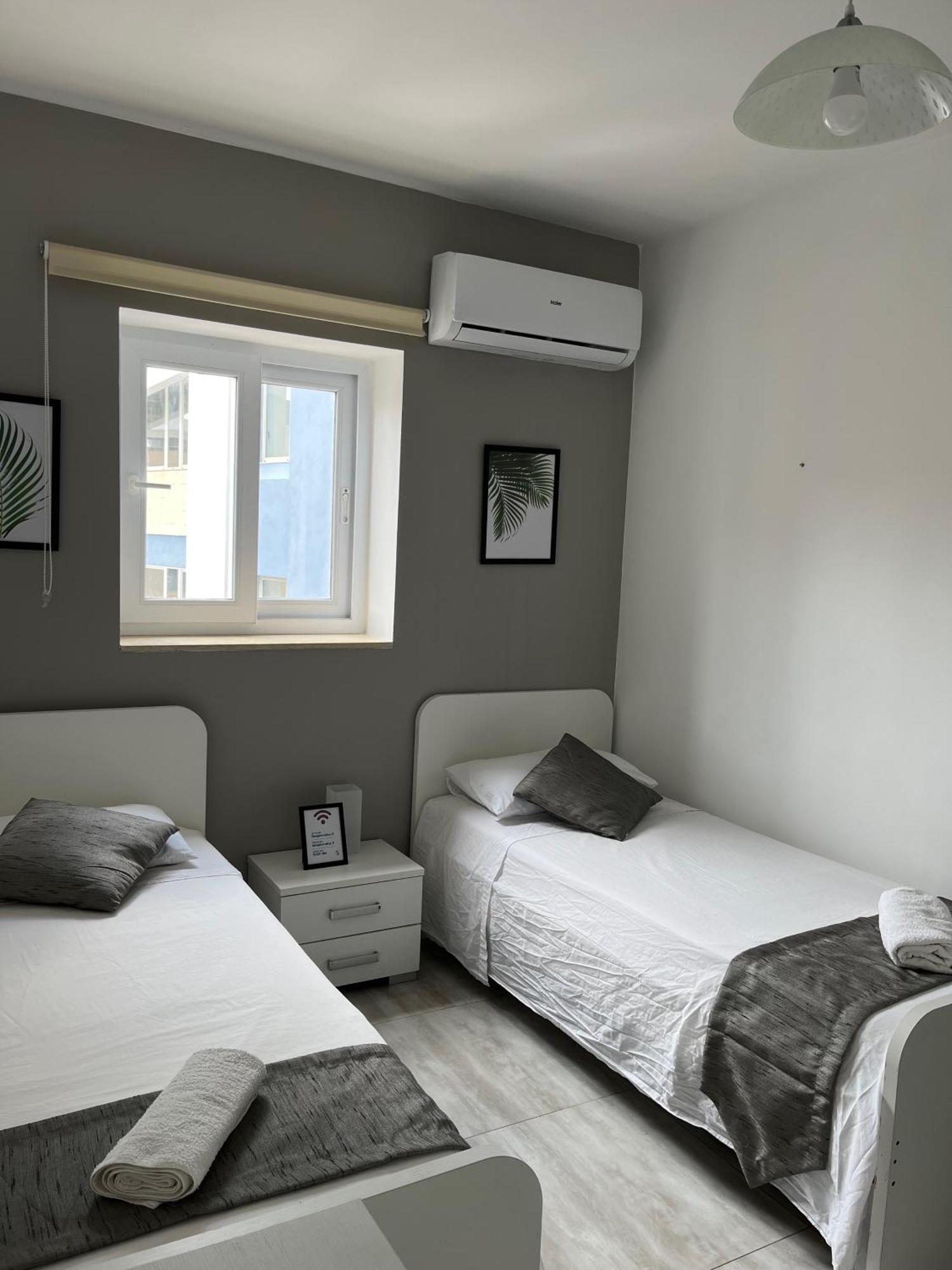 F3 Room 3, Private Room Two Single Beds Shared Bathroom Msida Zewnętrze zdjęcie